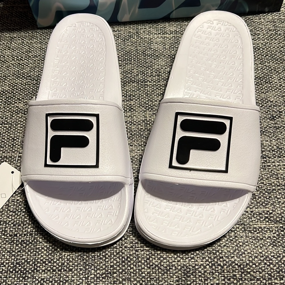 NWT Fila Big Box Logo Slide Sandal